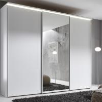 Kleiderschrank mit Deckenbeleuchtung in Weiß und Spiegelfläche